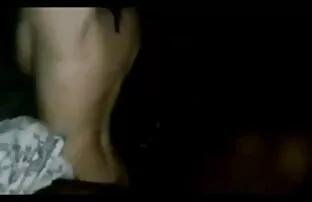 Vicki აყვანას ბებია ნეილონი ჩემს უკან.