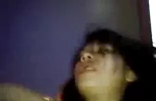 ორი ცხელი გოგონა აივანზე. ბებერი კაცი
