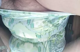 ახალგაზრდა whore Jenny charms შიშველი ბებია ეფერება მისი pussy კონვერტირებად.